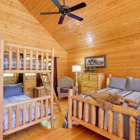 Secluded And Wooded Wears Valley Cabin With Fire Pit! Sevierville Bagian luar foto