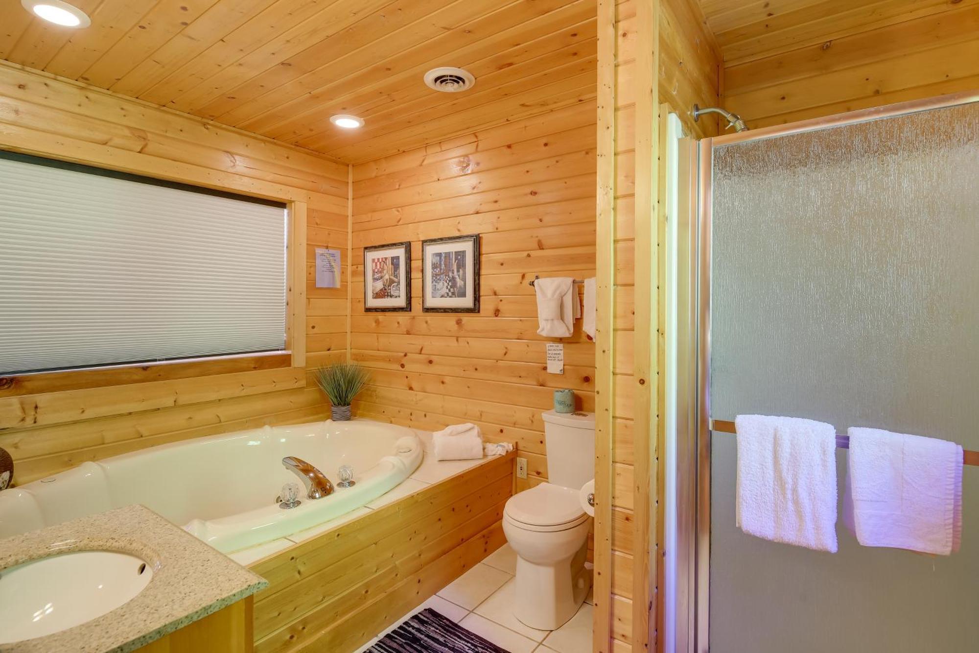 Secluded And Wooded Wears Valley Cabin With Fire Pit! Sevierville Bagian luar foto