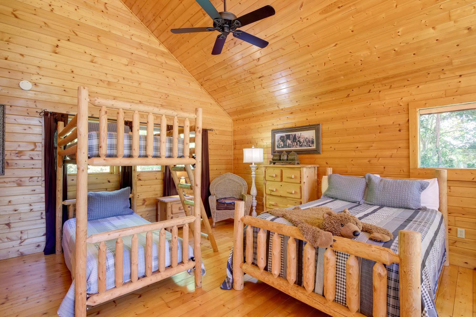 Secluded And Wooded Wears Valley Cabin With Fire Pit! Sevierville Bagian luar foto