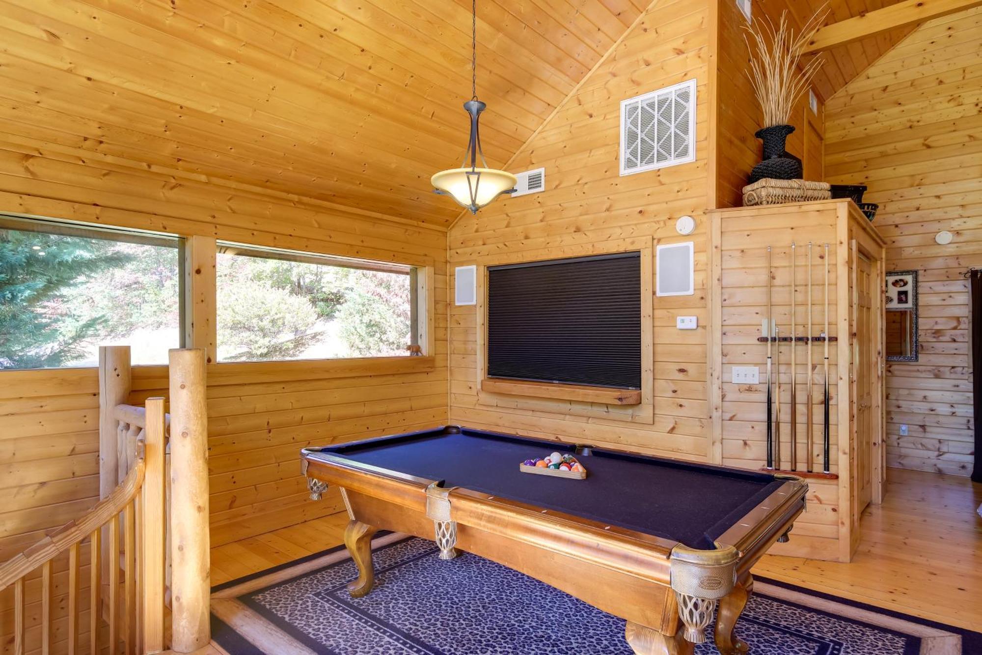 Secluded And Wooded Wears Valley Cabin With Fire Pit! Sevierville Bagian luar foto