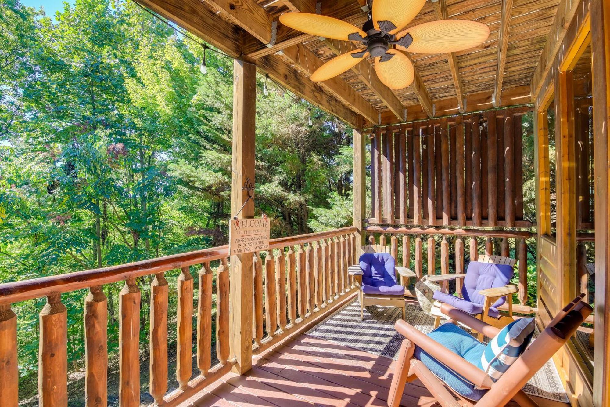 Secluded And Wooded Wears Valley Cabin With Fire Pit! Sevierville Bagian luar foto