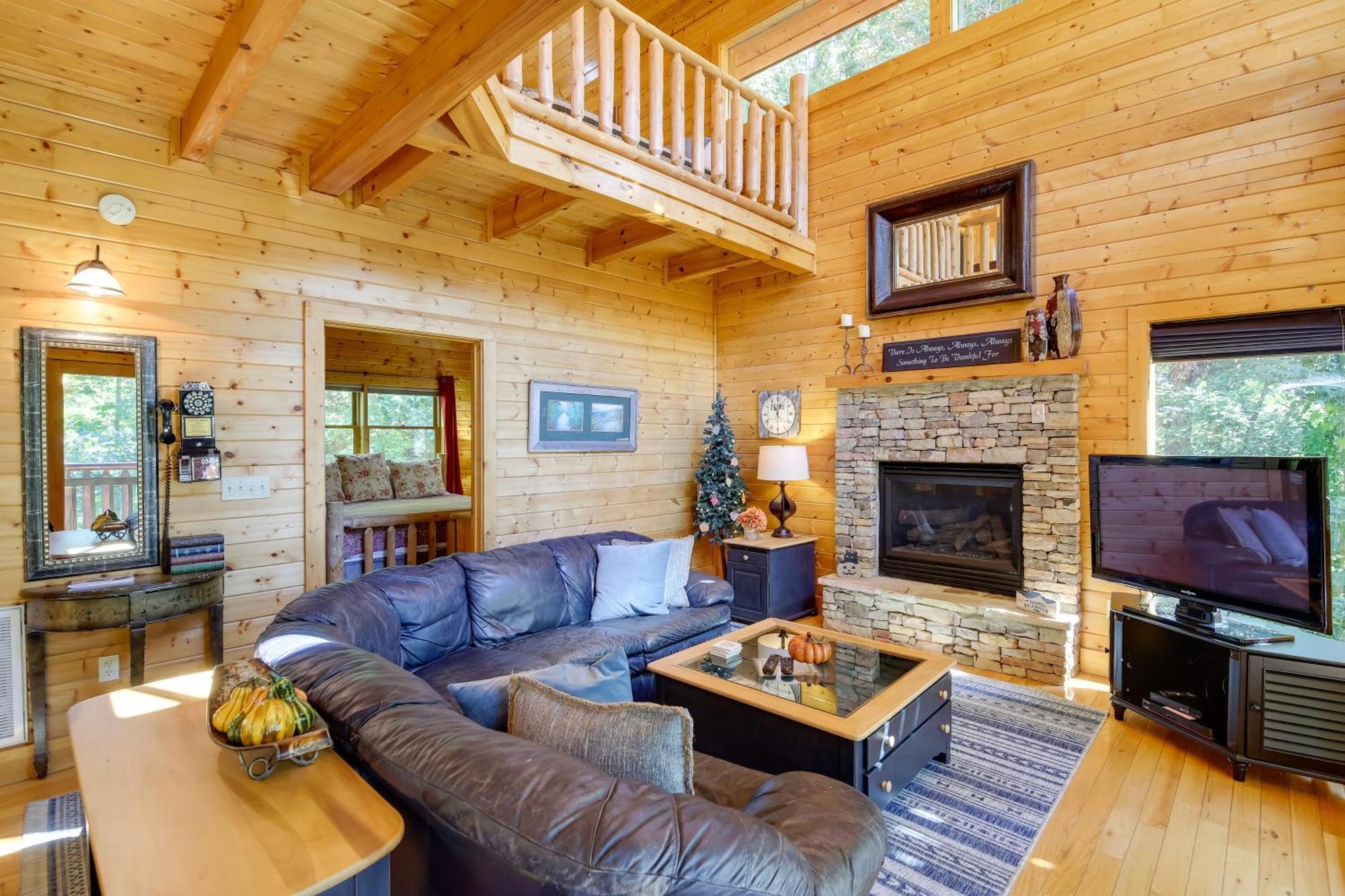 Secluded And Wooded Wears Valley Cabin With Fire Pit! Sevierville Bagian luar foto