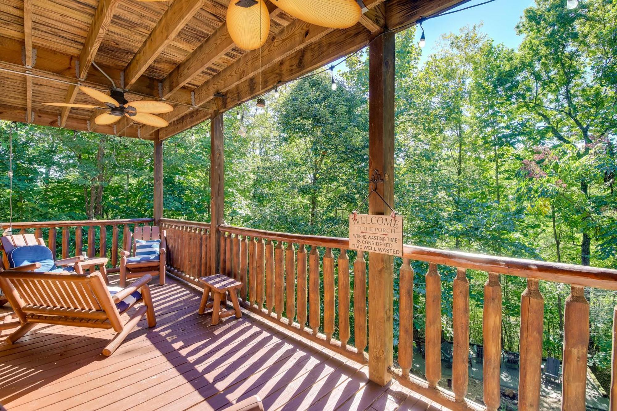 Secluded And Wooded Wears Valley Cabin With Fire Pit! Sevierville Bagian luar foto